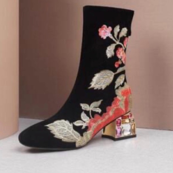 NWOT - Embroidered Faux Suede Ankle Boots (US 7) - Picture 3 of 13